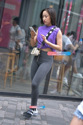 【红石赛帖】灰色紧身裤美女