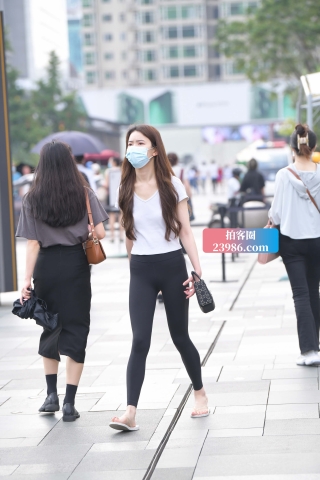 骨感苗条紧身裤小姐姐