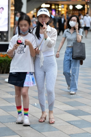 ★漫步瑜伽裤美女★