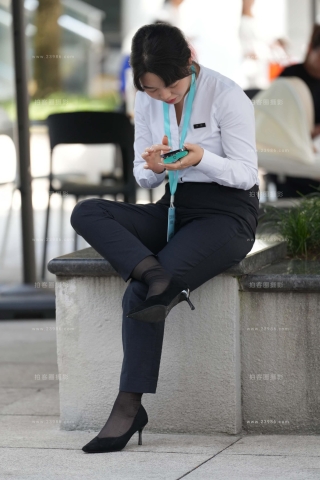 裤里丝白衬衫小妹