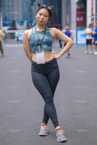 【街拍之魂赛帖】美丽黑色紧身