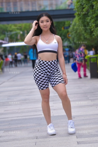 【视觉冲击赛贴】搭讪超级翘臀美眉