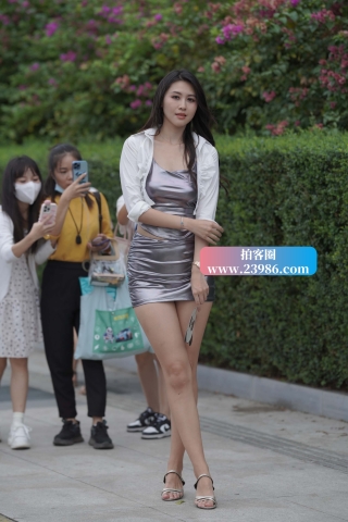 另一个版本的长腿美女