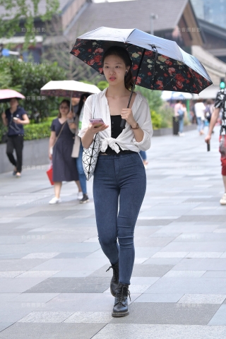 【视觉冲击赛贴】紧牛翘臀小姐姐