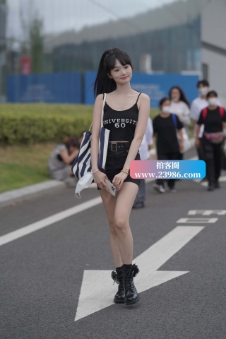 可可爱爱马尾辫女生