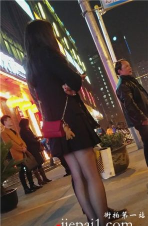 4k-夜晚步行街偶遇黑丝美腿美眉