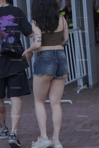 吊带衫热牛蜜臀