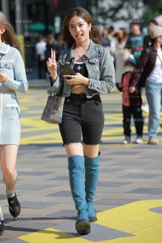 【玻璃街拍】黑色牛仔短裤