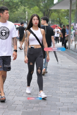 【红石赛帖】超酷紧身裤美女