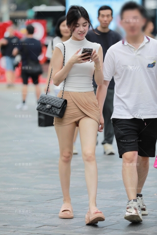 棕色超短包臀裙