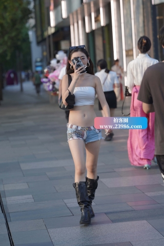 火辣辣身材的妹子