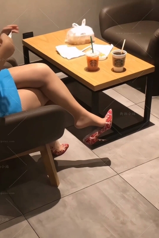 美女星巴克丝袜高跟挑鞋（视频版）