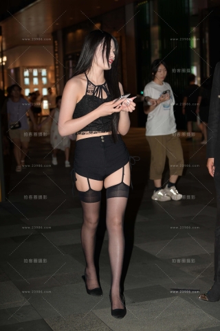 搭讪性感黑丝美女