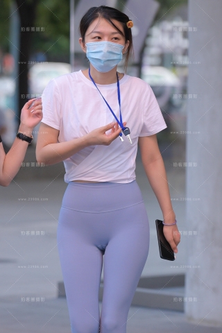 【红石赛帖】性感紧身裤小妹