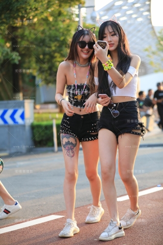 热裤是音乐节的标配吗