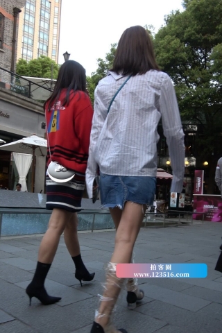 4K - 气质短裙2姐妹 [1.67 GB/MP4]（视频版）