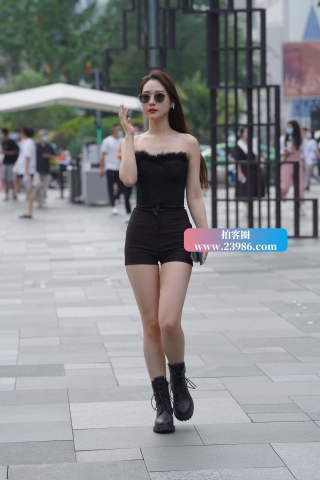 街拍气质满分墨镜女