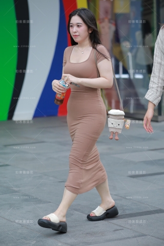 丰韵包臀裙美女