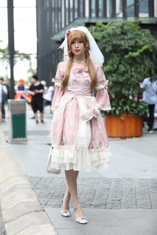 公主裙妹子