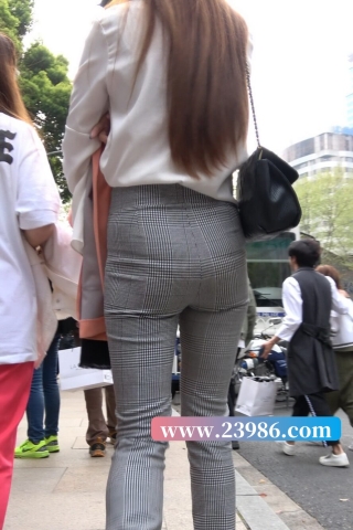 4K - 性感女神气质街拍长腿高跟美女 [2.30 GB/MP4]（视频版）