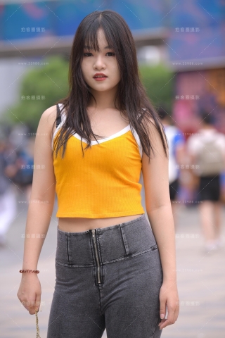 【街拍之魂赛帖】蜜桃女孩