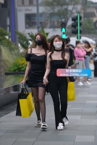 极品性感气质嘿丝姐妹花~