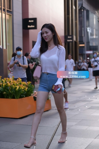 搭讪热牛大长腿美女