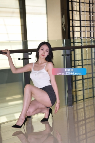 超气质美腿高跟美女！