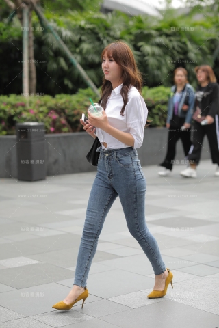 【凯恩赛贴】刚下班的紧牛美眉 好喜欢