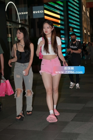 喜欢粉色的女孩儿