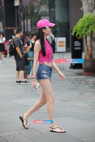 【凯恩赛帖】露脐长腿美眉