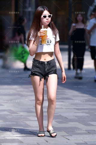 ★牛仔热裤小美女