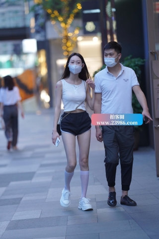 运动热裤，苗条长腿