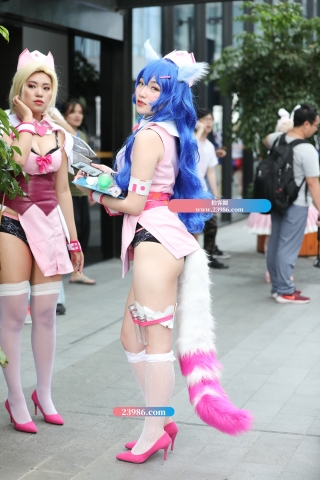 [辉辉赛贴]翘臀狐狸护士