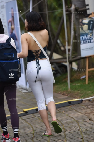 【咔喳赛帖】极品白裤