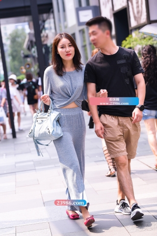 【街拍之魂赛帖】温和典雅的美女