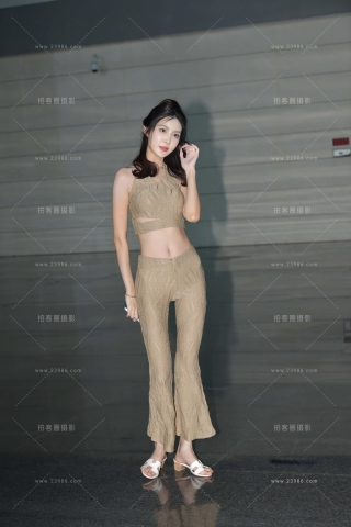 小雪花，紧身裤