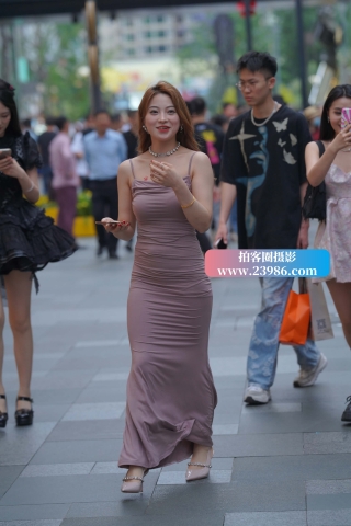 一席长裙大美女