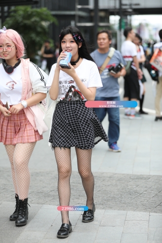 [辉辉赛贴]可爱的网袜美眉