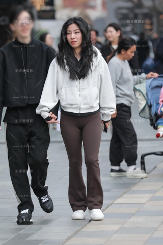 紧身瑜伽裤女友