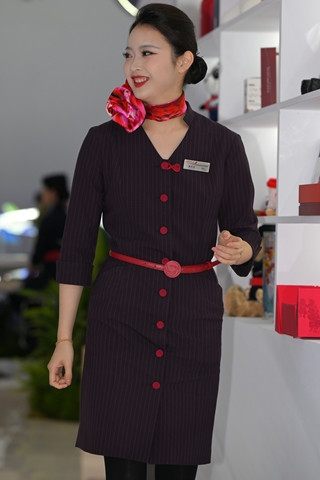 微厚黑丝-中国联合航空空姐-乘务长（完整版）