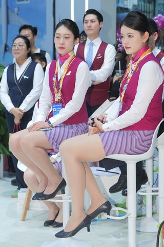 航空展超薄丝空姐（完整版）