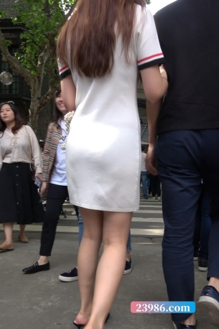 4K - 短裙漂亮女友 [0.99 GB/MP4]（视频版）