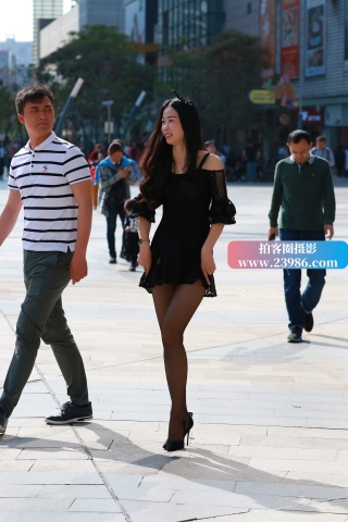 性感细高跟街拍黑丝美女