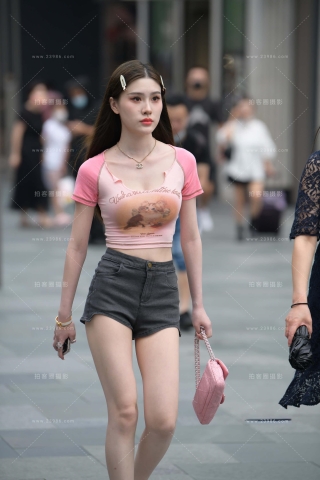 好大一只小猫咪