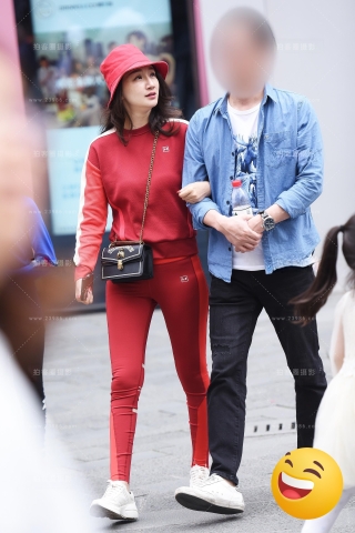 【咔喳赛帖】节日一身红