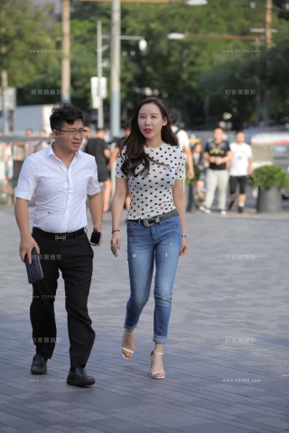 搭讪街拍牛仔凉高美眉