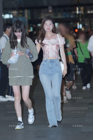 紧牛美眉 身材真好