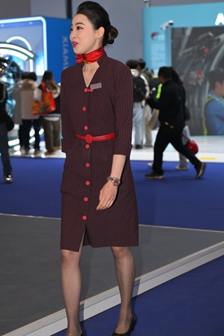 东方航空-酒红色条纹制服（完整版）