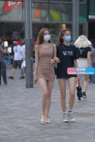 身材真好，苗条又高挑